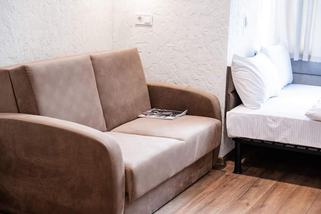 Apartmán Затишні Смарт-Квартири В Історичному Центрі! Užhorod Exteriér fotografie