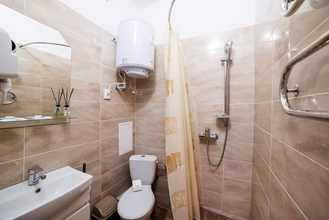 Apartmán Затишні Смарт-Квартири В Історичному Центрі! Užhorod Exteriér fotografie