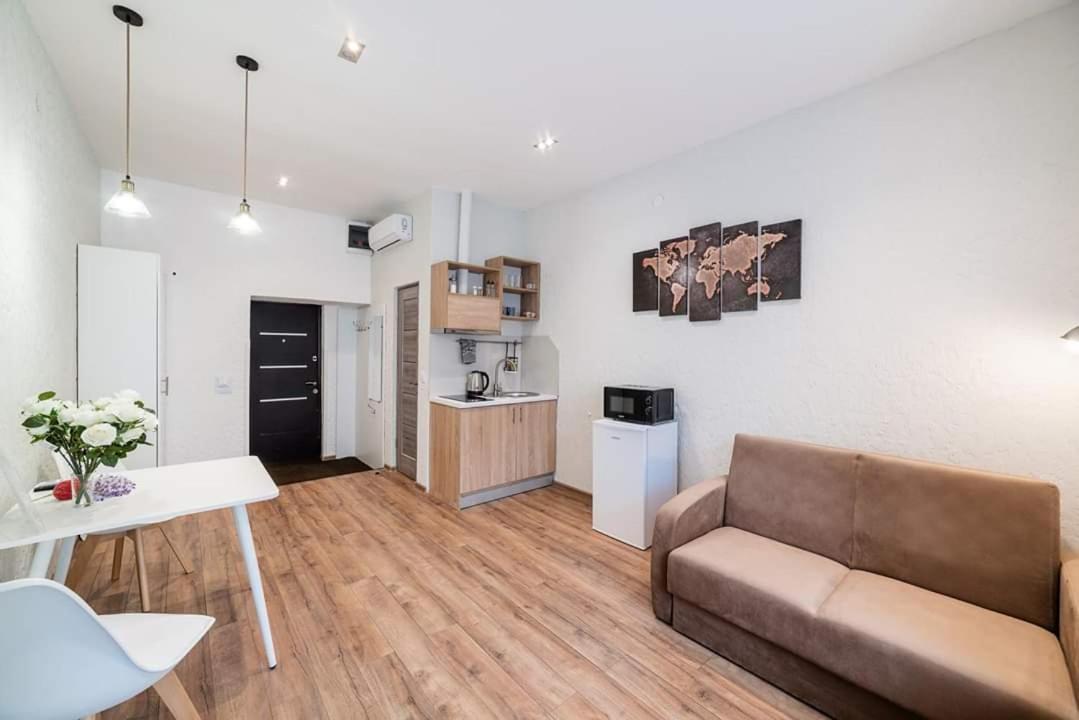Apartmán Затишні Смарт-Квартири В Історичному Центрі! Užhorod Exteriér fotografie