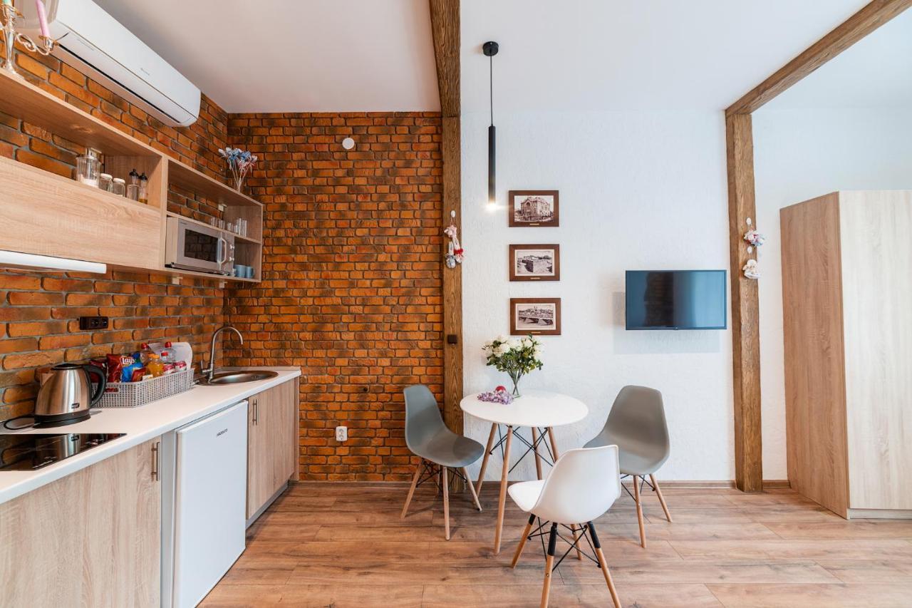 Apartmán Затишні Смарт-Квартири В Історичному Центрі! Užhorod Exteriér fotografie