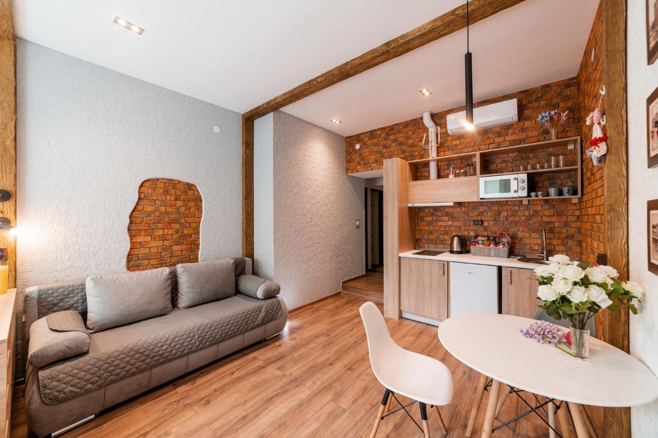 Apartmán Затишні Смарт-Квартири В Історичному Центрі! Užhorod Exteriér fotografie